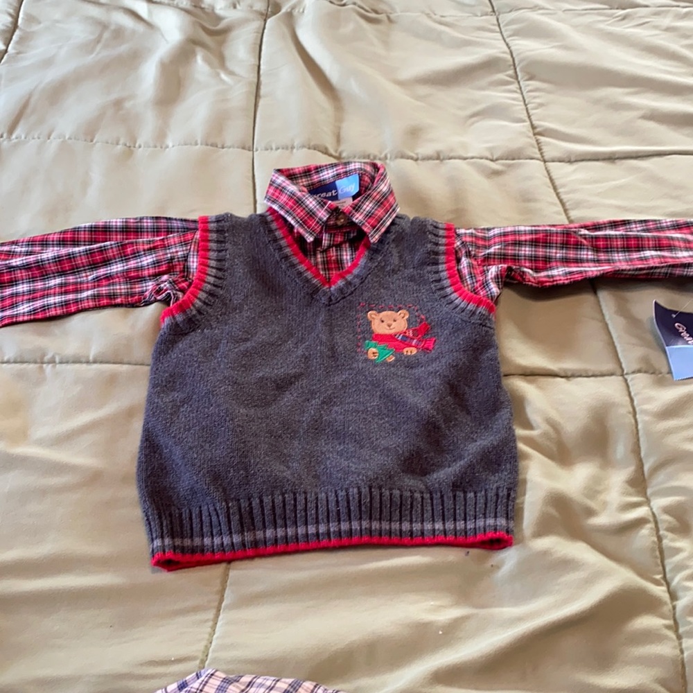Toddler boy’s dress shirt/sweater vest.